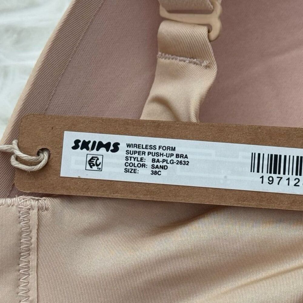 Skims Wireless Super Pushup Bra Sand Size 38C - Picture 7 of 7
